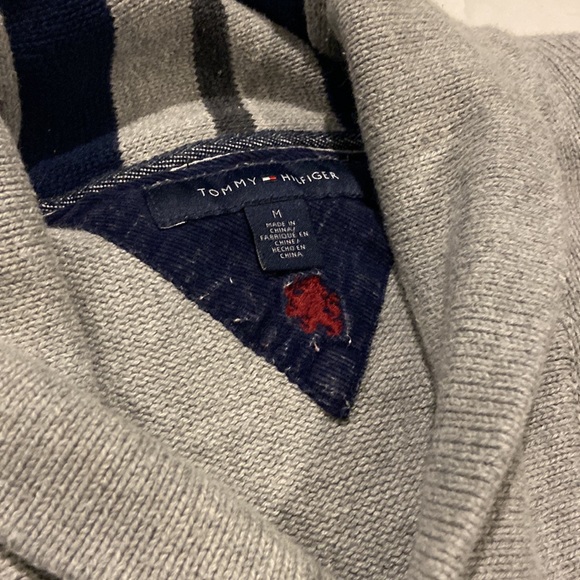 Men’s Tommy Hilfiger sweater size medium - Picture 2 of 4
